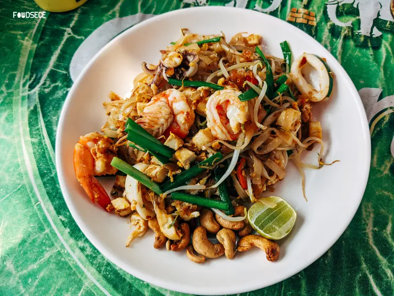 Easy Pad Thai Recipe with Peanut Sauce